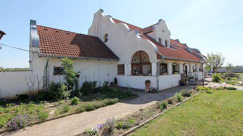 Immobiliën aan het Balatonmeer, Handelszaken, Rustig gelegen woning, Traditionele woning.  