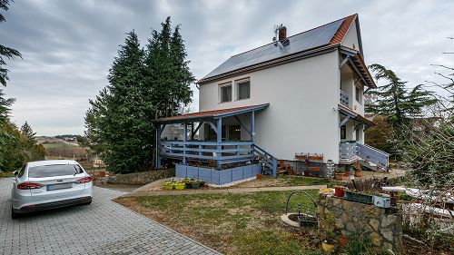 Aussicht, Immobilien am Balaton, Immobilie mit Privatsphäre.  In der ruhigen Straße von Cserszegtomaj ist das anspruchsvoll umbaute und geplante Familienhaus zu verkaufen.