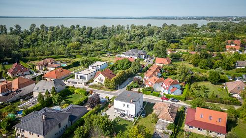 Immobiliën aan het Balatonmeer.  
