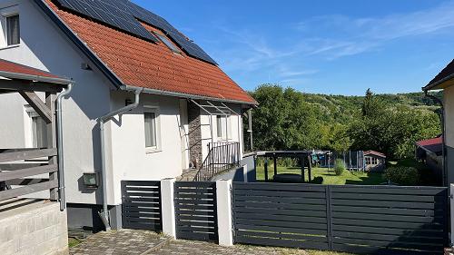 Eladó családi ház Csatár egyik legszebb részén, a halastó közelében!
Eladó családi ház Csatár egyik legszebb részén, a halastó közelében!