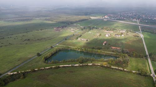  Exkluzív telek saját tóval eladó! Több vízi ingatlan - beleértve házakat - fejlesztésére, vagy magánhasználatra alkalmas, félreeső helyen.