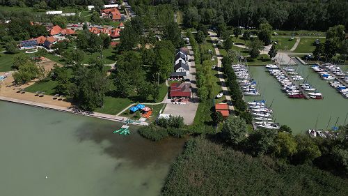 Uitzicht, Immobiliën aan het Balatonmeer, Handelszaken.  