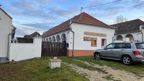  Well-maintained, well-run guesthouse with attached restaurant in a small village on the edge of the Bakony Mountains for sale. Also suitable as a residential property for multi-generational living.